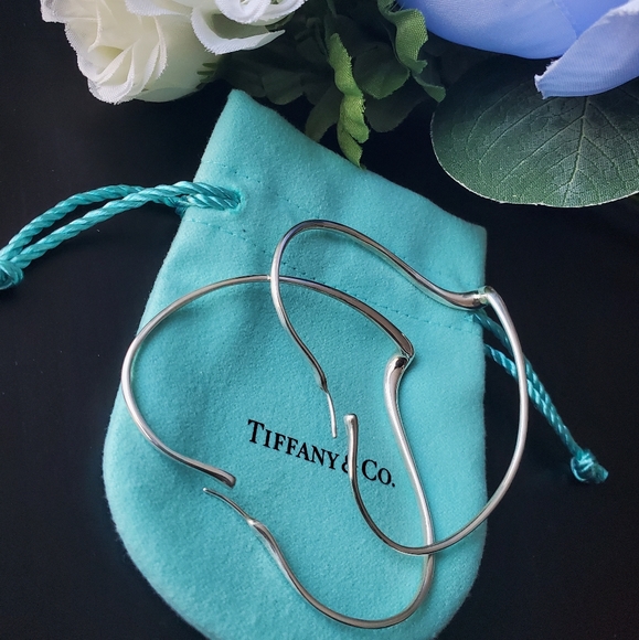 Tiffany & Co. Elsa Peretti Open Heart Hoop Earrings - Picture 3 of 5